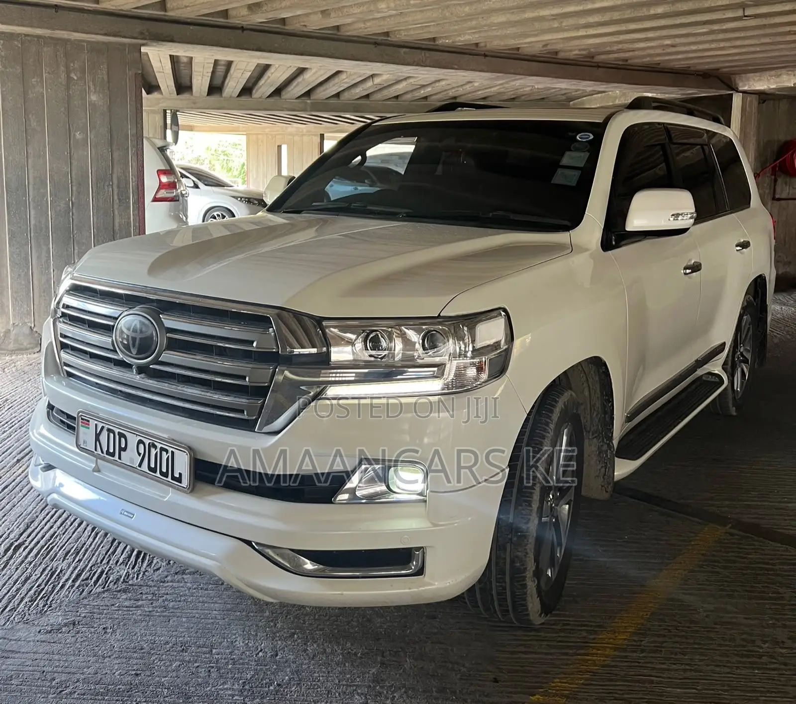 Toyota Land Cruiser 4.6 V8 ZX 2018 White