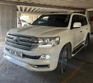 Toyota Land Cruiser 4.6 V8 ZX 2018 White