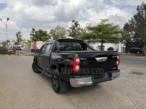 Toyota Hilux Revo Double Cab Deisel 2.4 AWD 2021 Black