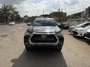 Toyota Hilux Revo Double Cab Deisel 2.4 AWD 2021 Black