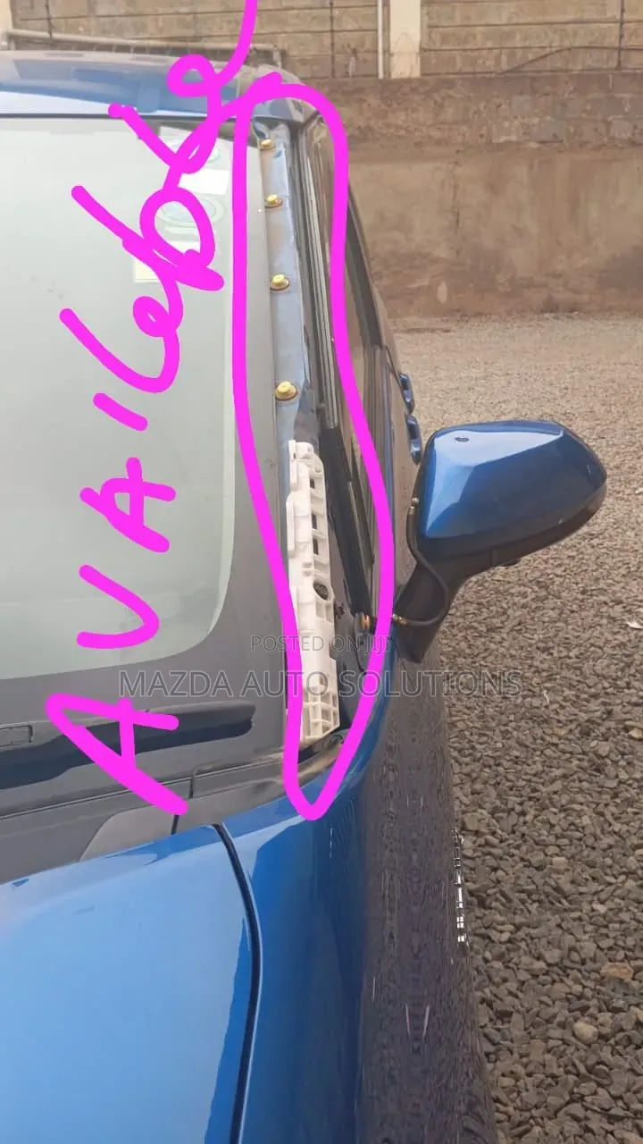 Toyota Sienta Windscreen Finisher Moulding 2015 - 2020