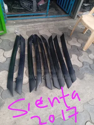 Toyota Sienta Windscreen Finisher Moulding 2015 - 2020