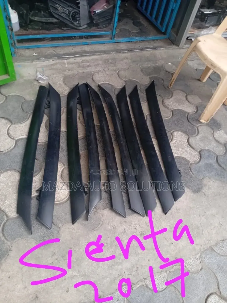 Toyota Sienta Windscreen Finisher Moulding 2015 - 2020