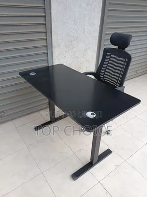 1.4m : Electric Monitored Adjustable Computer Desk
