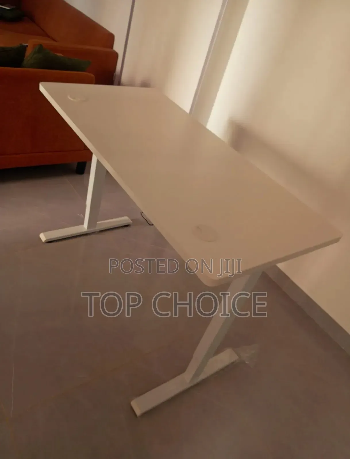 1.4m : Electric Monitored Adjustable Computer Desk