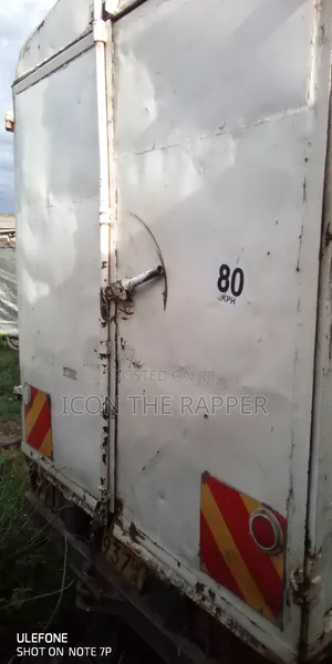 Mitsubishi Canter 2004 White