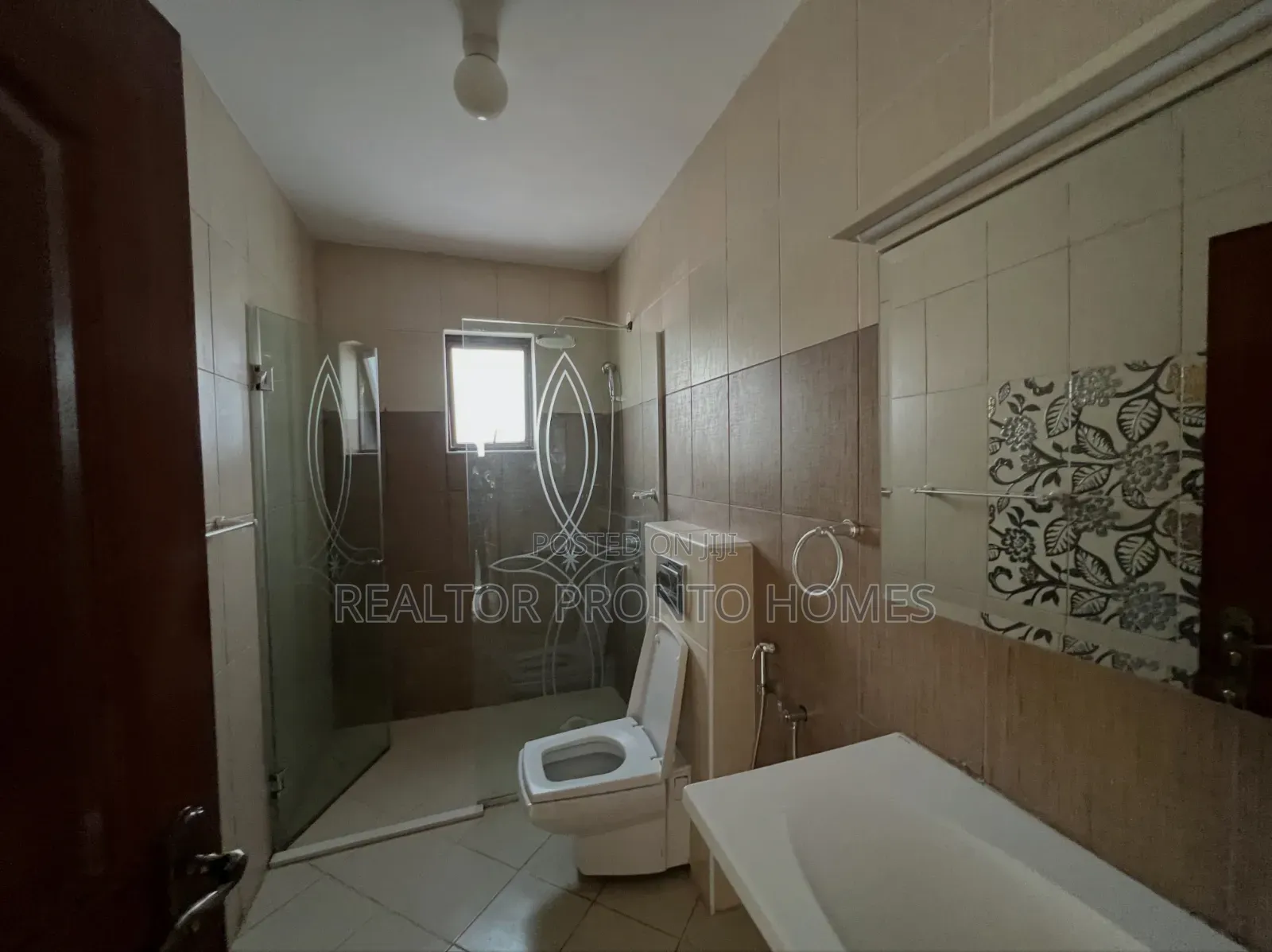 4bdrm Townhouse / Terrace in Westlands, Raphta Road Area for rent