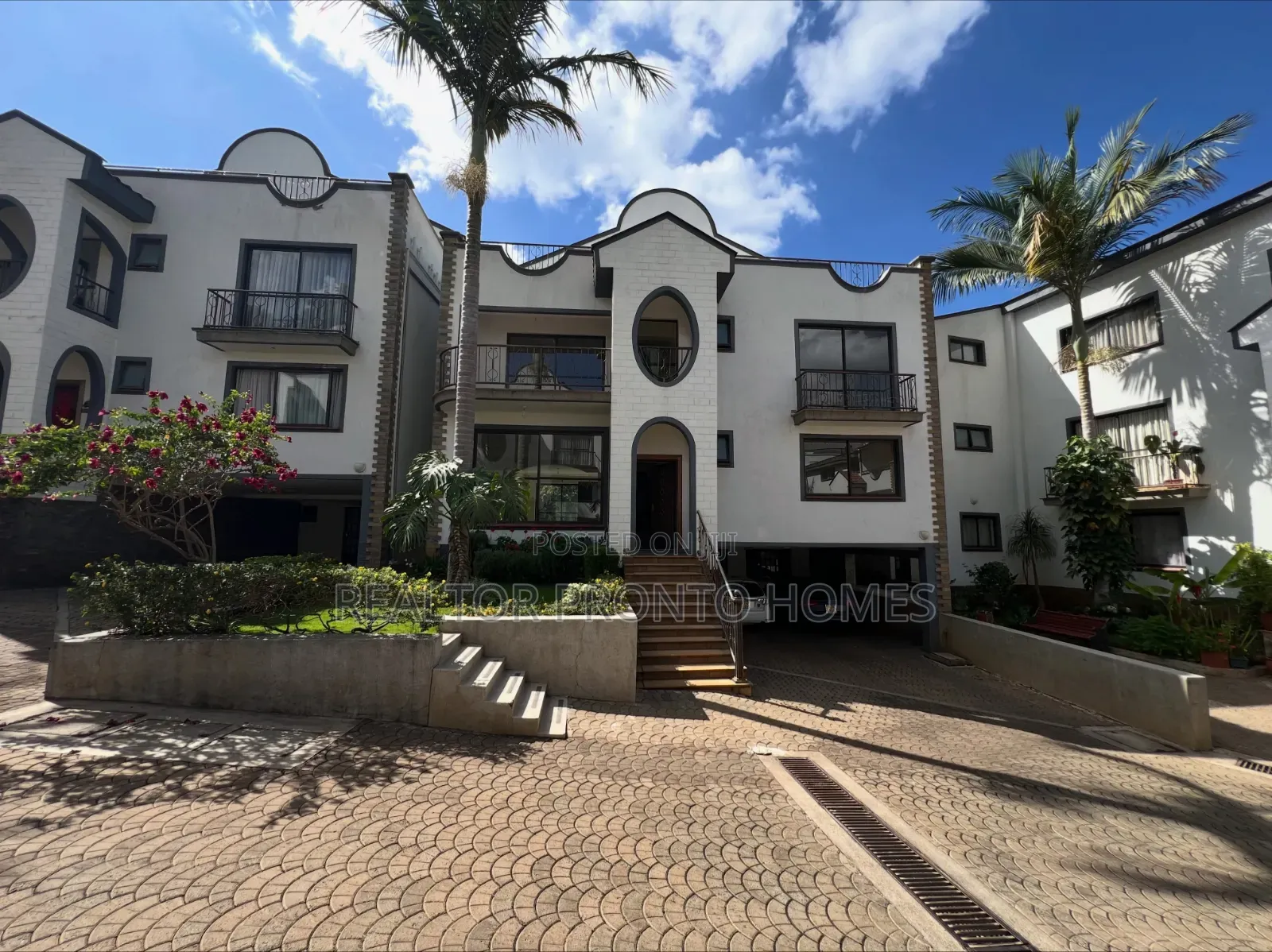 4bdrm Townhouse / Terrace in Westlands, Raphta Road Area for rent