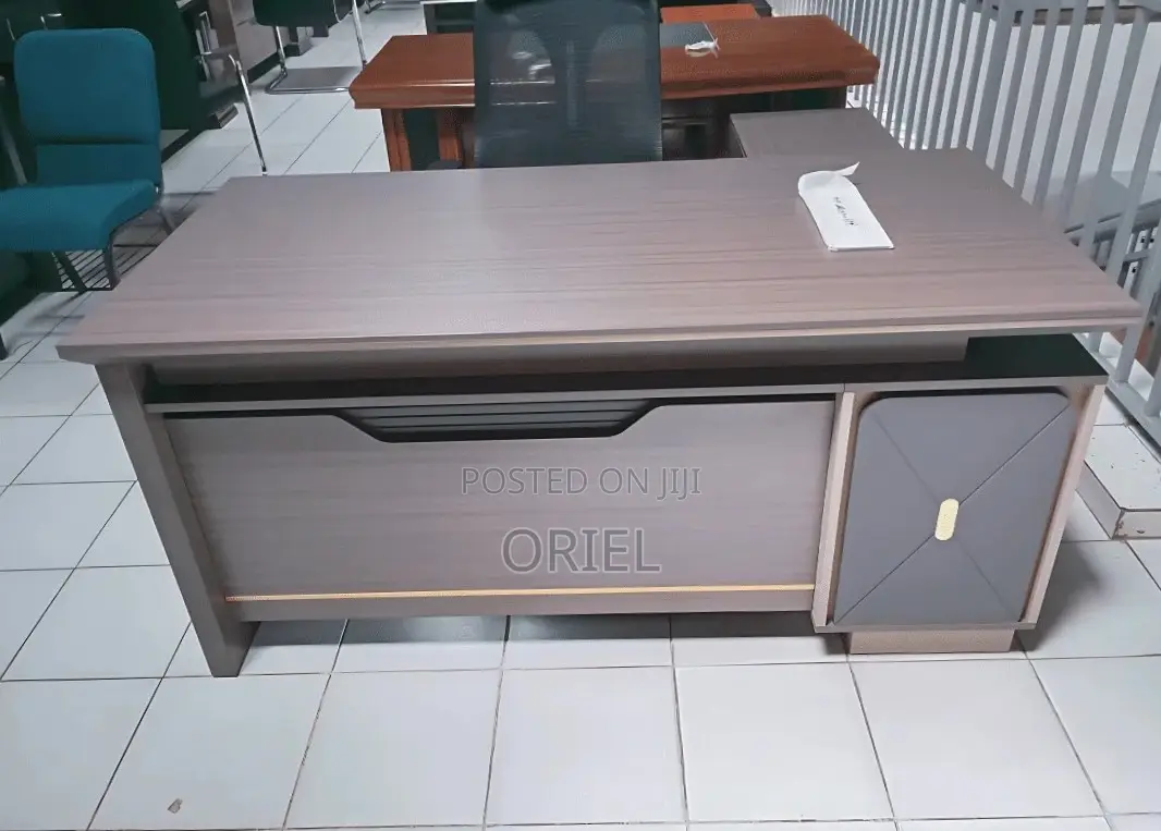 1.6M Executive Office Desk : Executive Director Office Desk