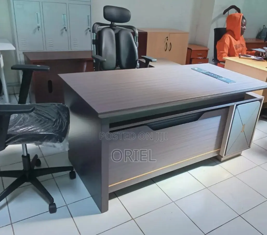 1.6M Executive Office Desk : Executive Director Office Desk