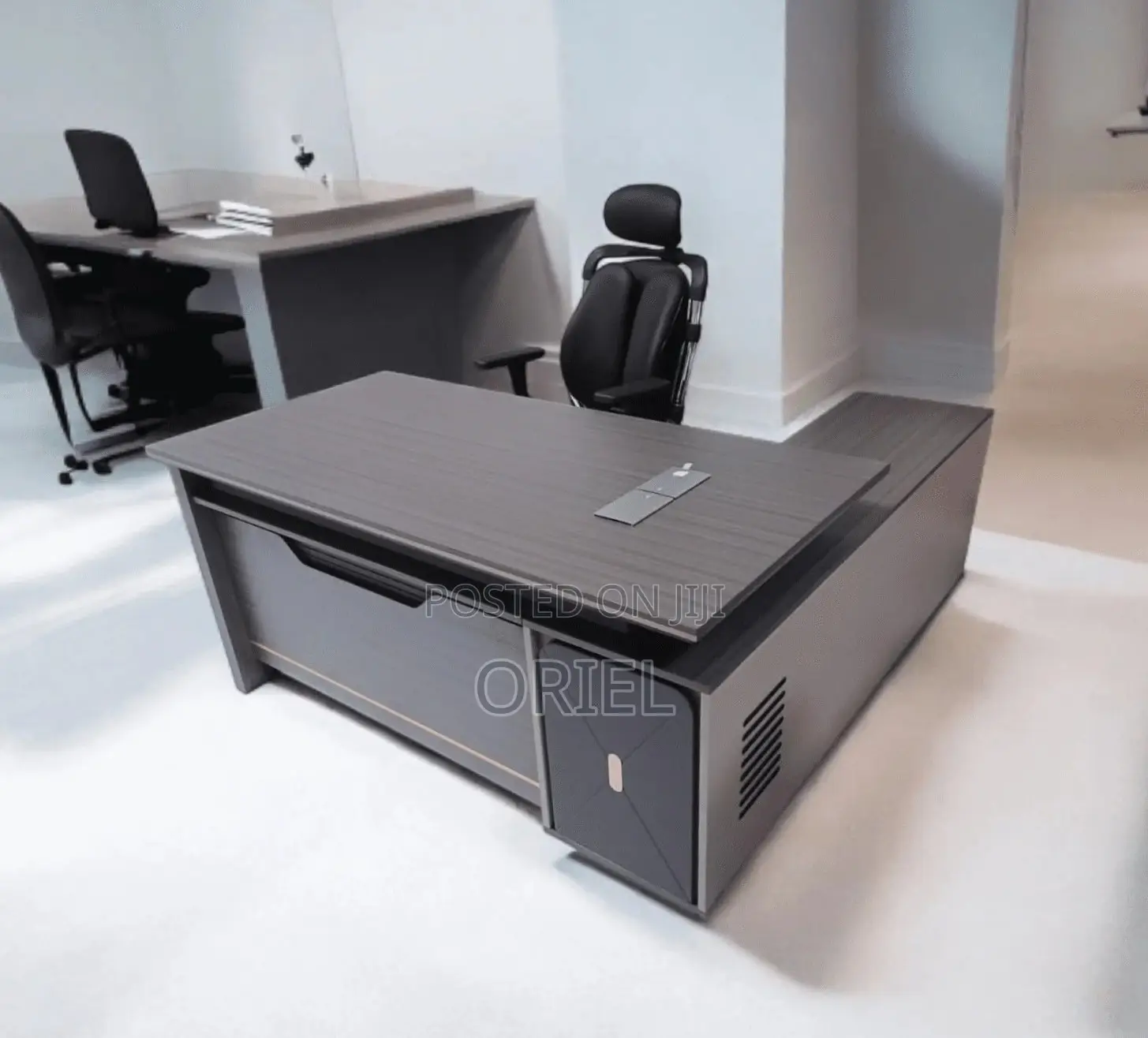 1.6M Executive Office Desk : Executive Director Office Desk