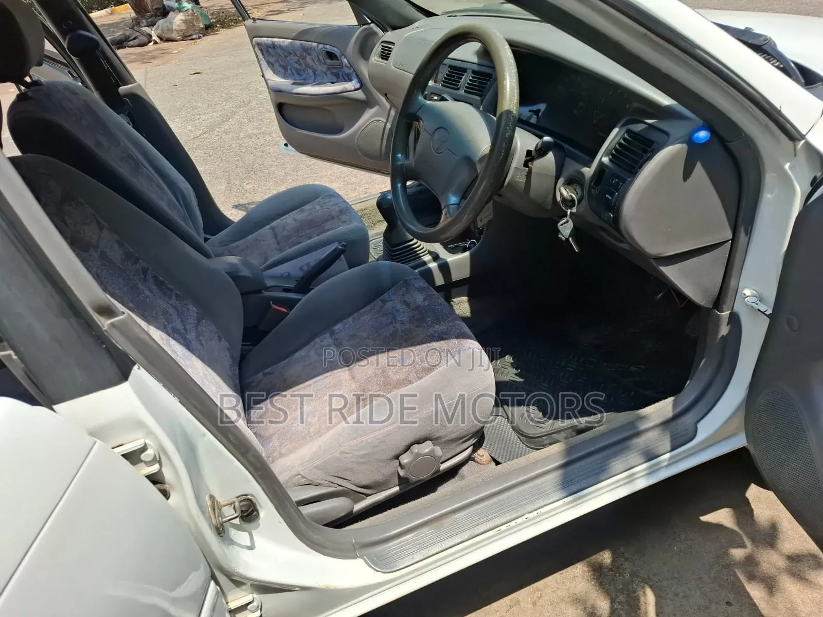 Toyota Corolla G-Touring 1998 White