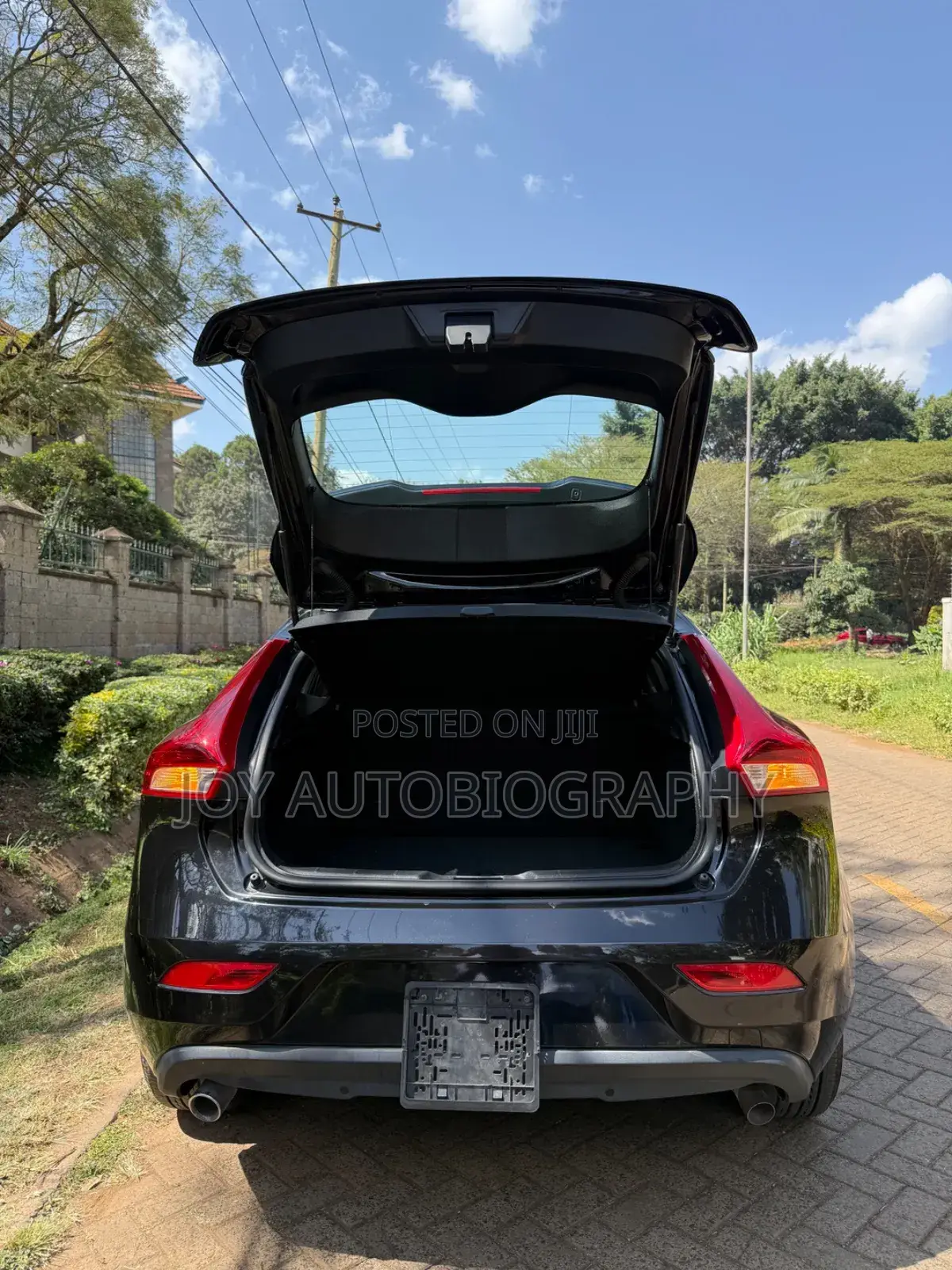 Volvo V40 2016 Black