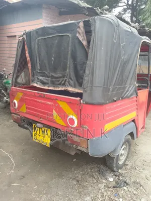 Piaggio 2016 Red