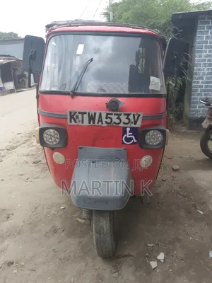 Piaggio 2016 Red