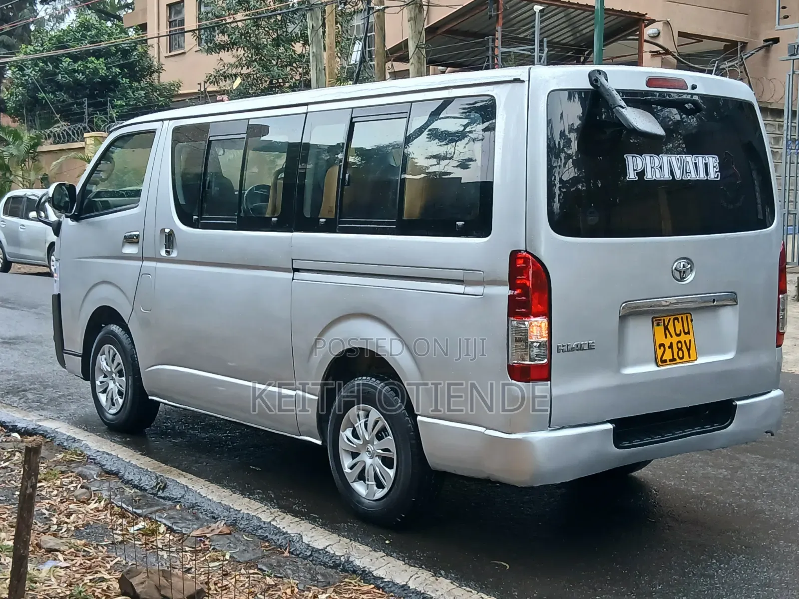 Toyota HiAce 2012 Silver