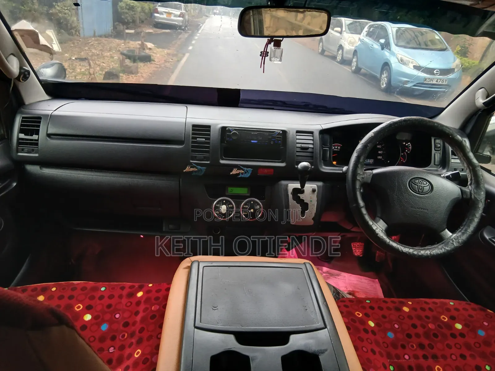 Toyota HiAce 2012 Silver