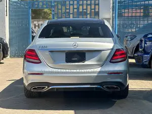 Mercedes-Benz E300 2019 Silver
