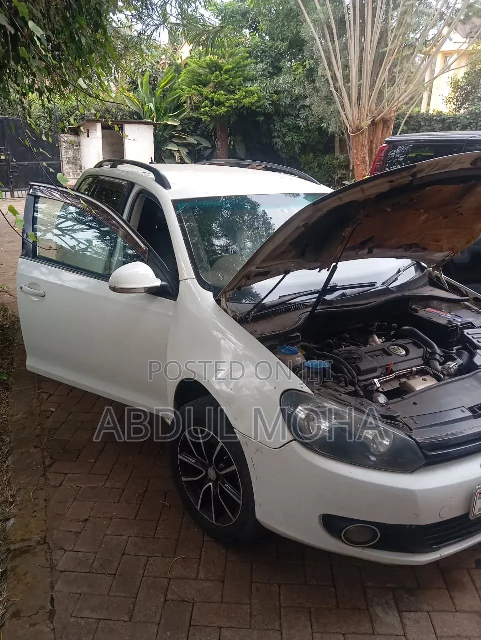 Volkswagen Golf 2010 White