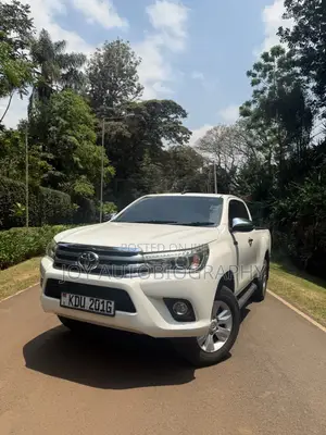 Toyota Hilux 2017 White