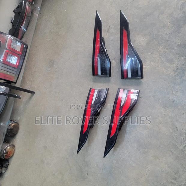 Discovery 5 Body Taillights