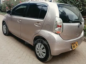 Toyota Passo 2014 Pink