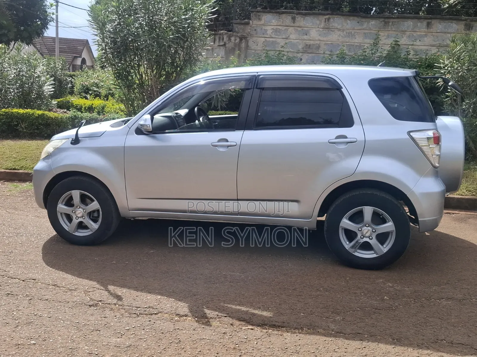Toyota Rush 1.5 AWD 2011 Silver