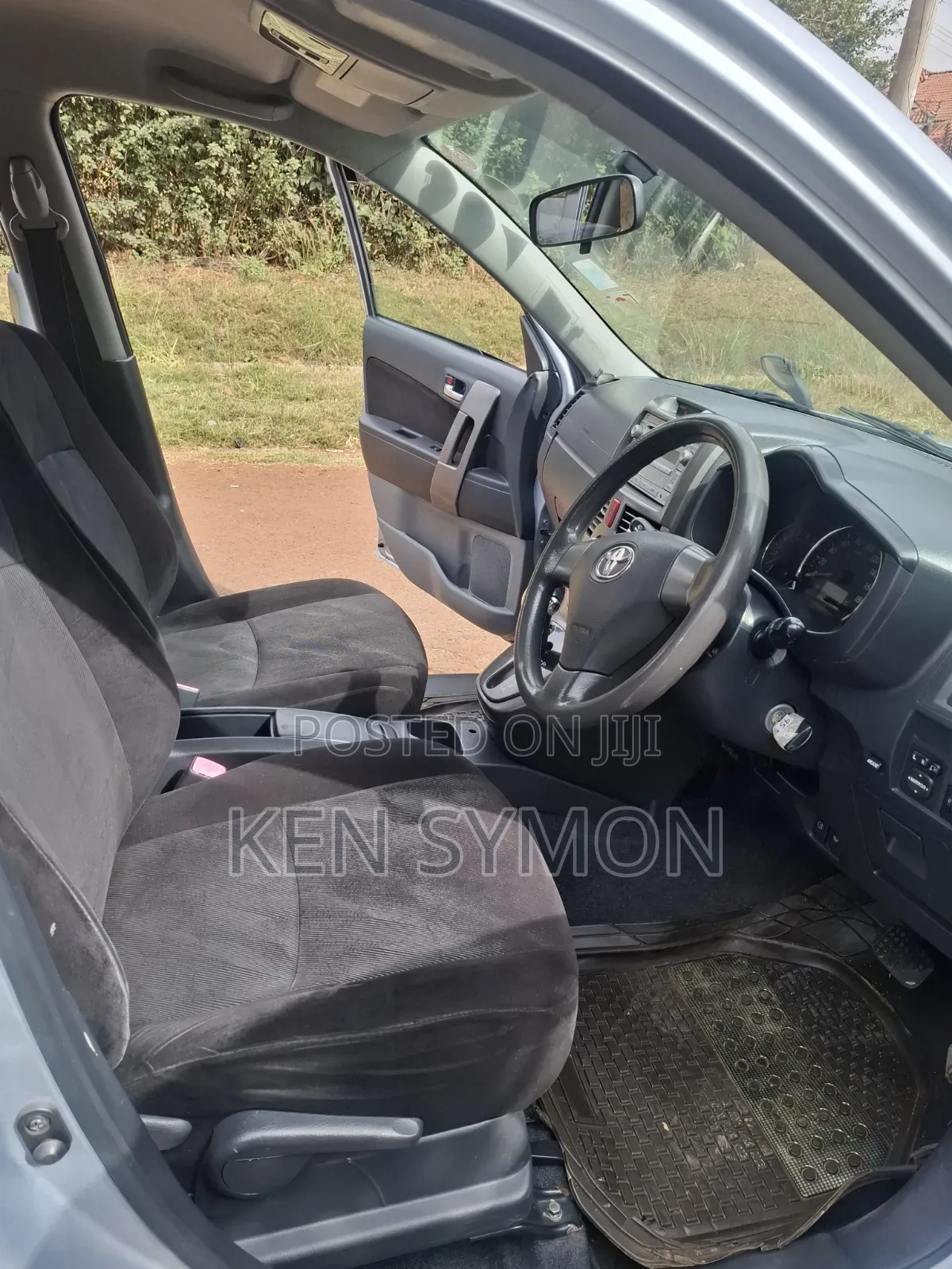 Toyota Rush 1.5 AWD 2011 Silver