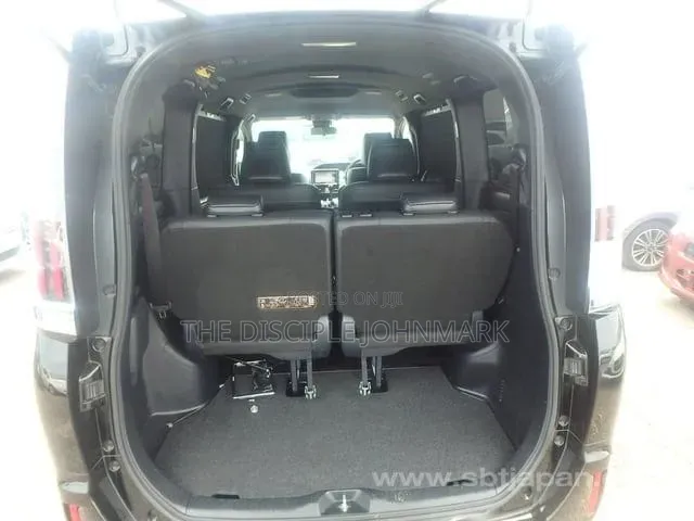 Toyota Esquire 2019 Black