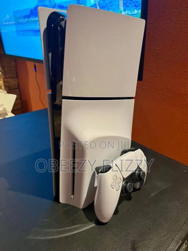 Playstation 5 Standard, Playstation 5 Slim,
