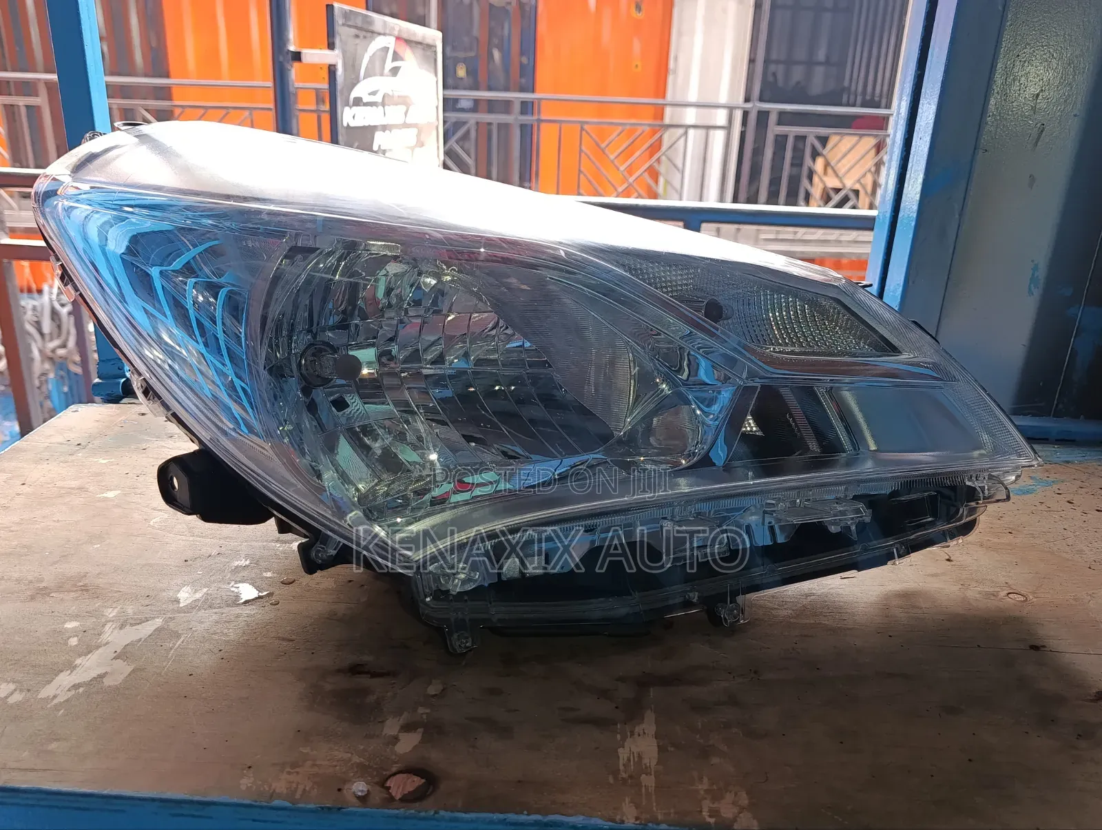 Vitz Non-Xenon (Part No 301) Headlight