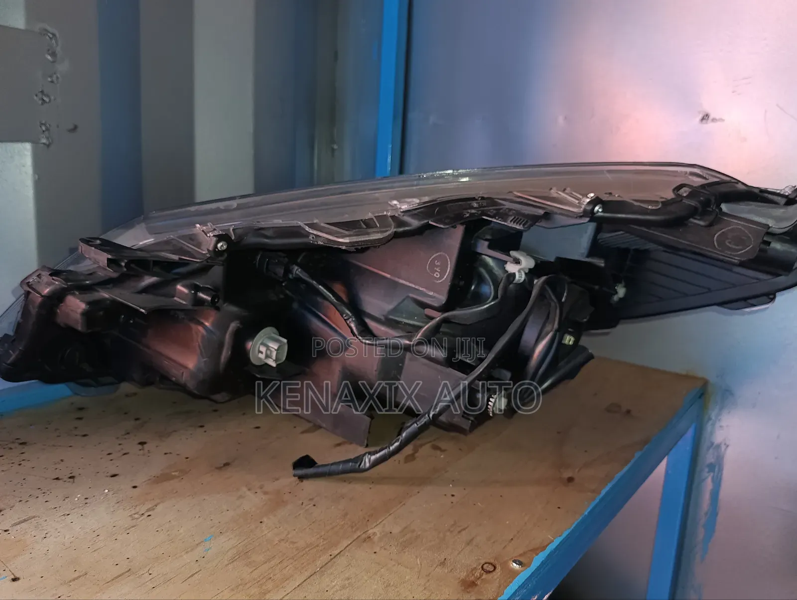 Vitz Non-Xenon (Part No 301) Headlight