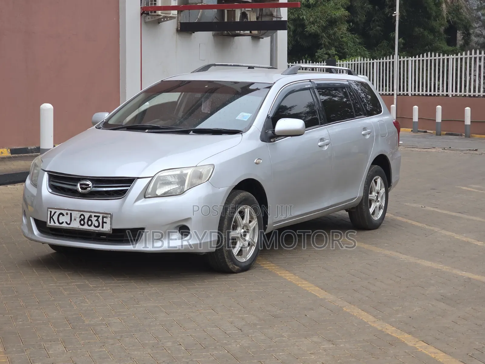 Toyota Corolla Fielder 2010 Silver