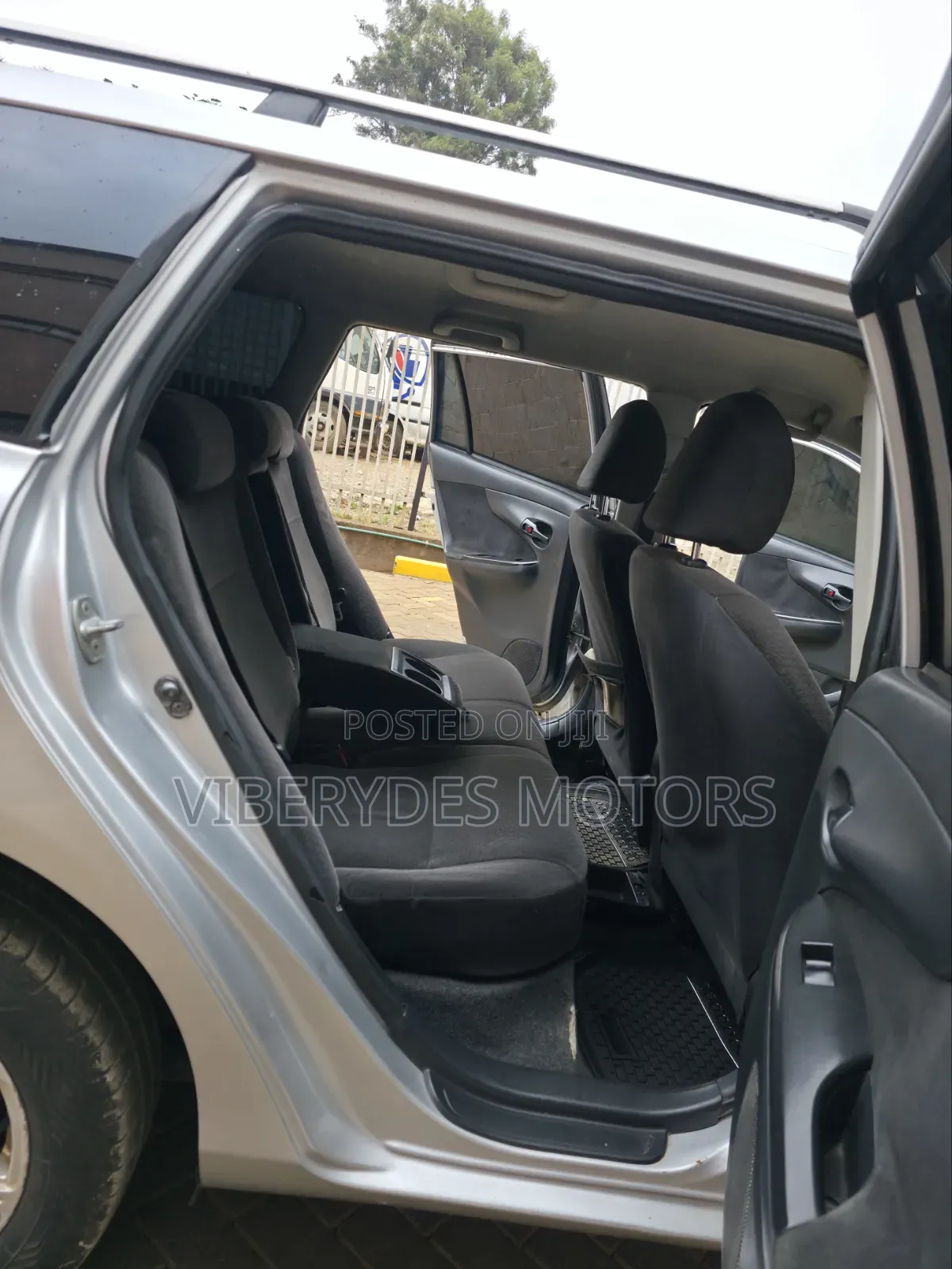 Toyota Corolla Fielder 2010 Silver