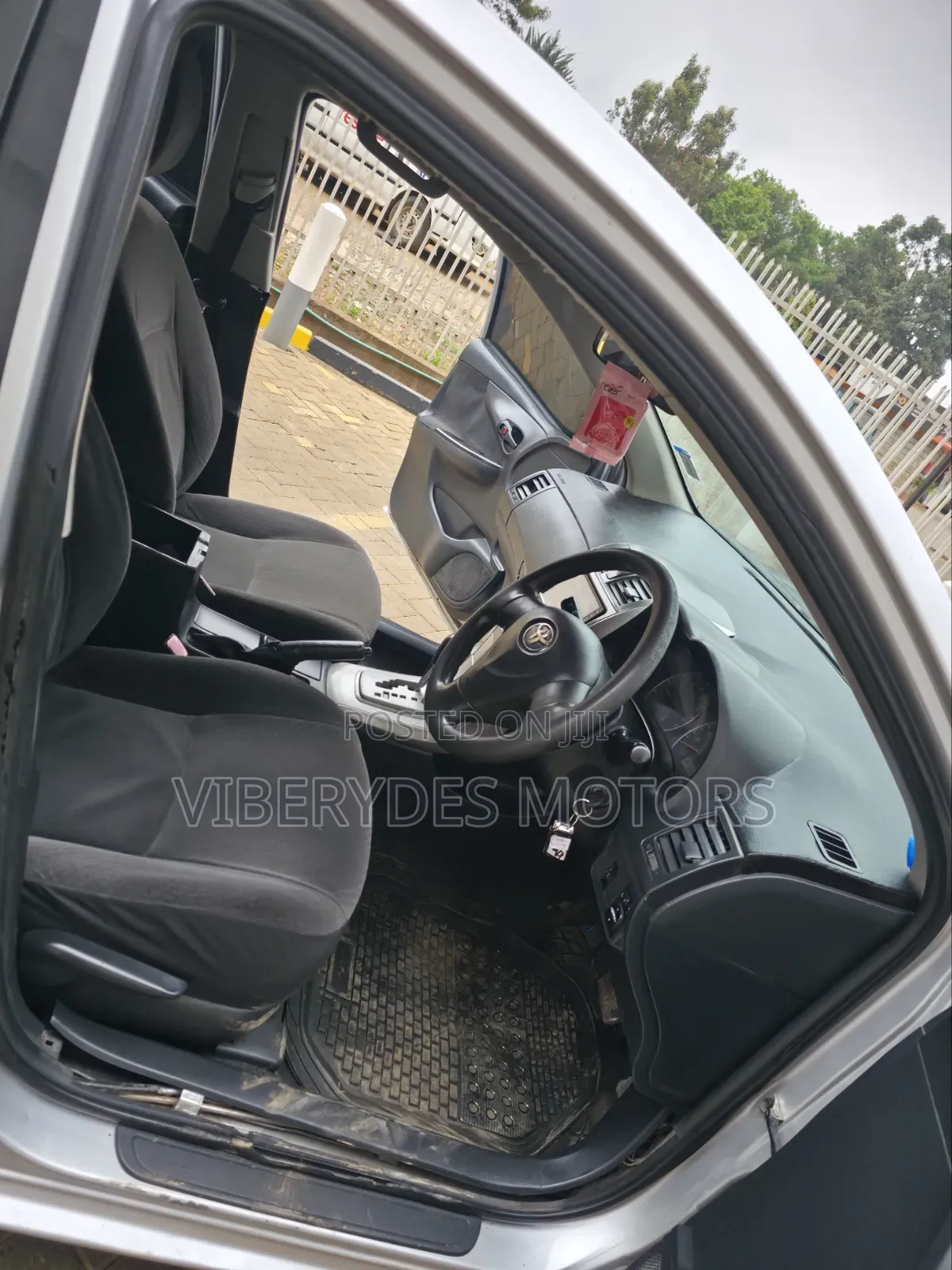 Toyota Corolla Fielder 2010 Silver