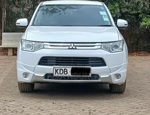 Mitsubishi Outlander 2012 White