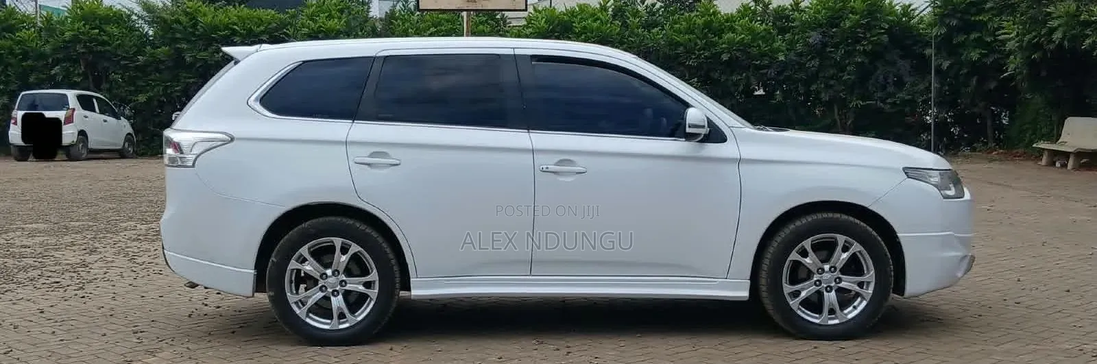 Mitsubishi Outlander 2012 White