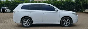 Mitsubishi Outlander 2012 White