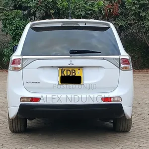 Mitsubishi Outlander 2012 White