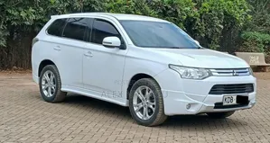 Mitsubishi Outlander 2012 White