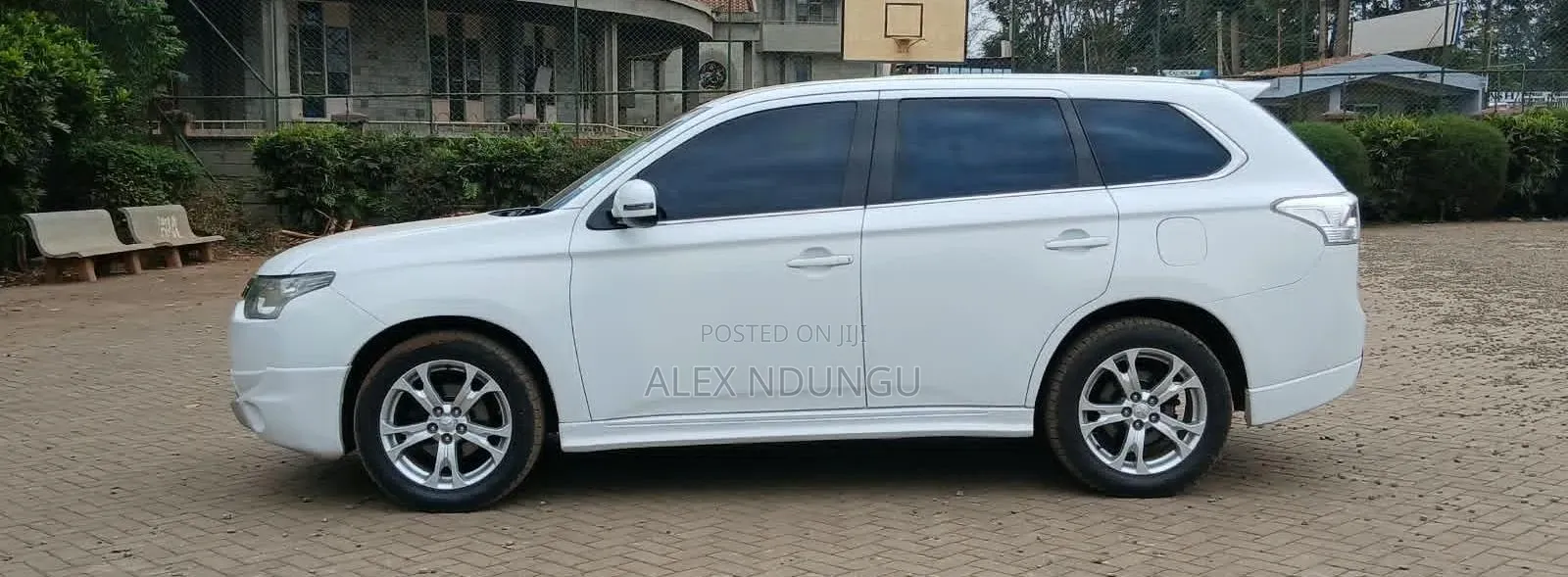 Mitsubishi Outlander 2012 White