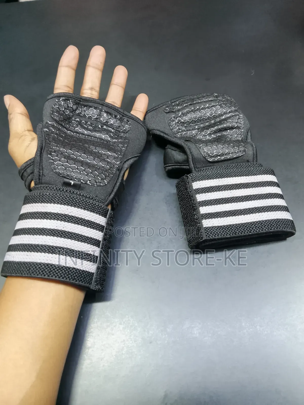 Good Quality Gym Gloves Open
