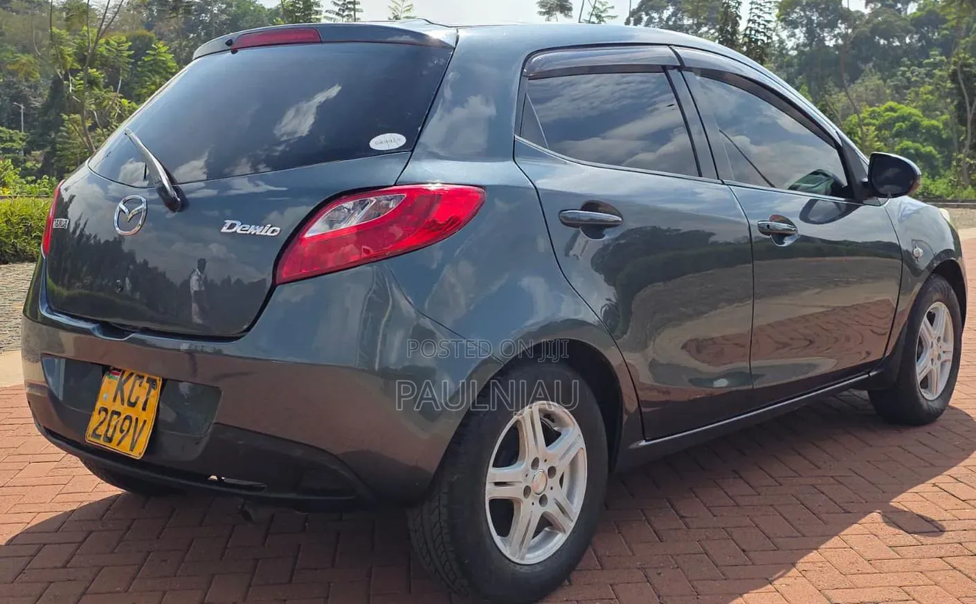 Mazda Demio 2012