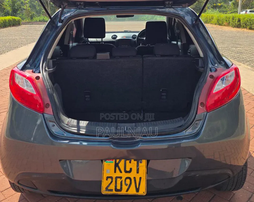 Mazda Demio 2012