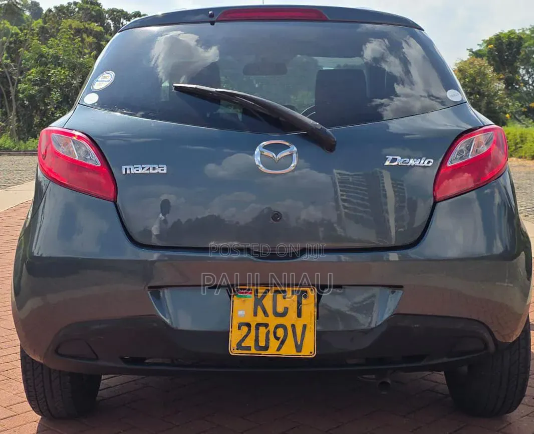 Mazda Demio 2012