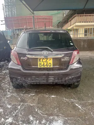 Toyota Vitz 2013