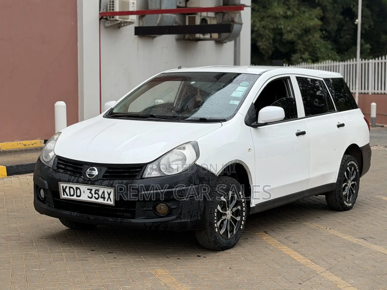 Nissan Advan 2015 White