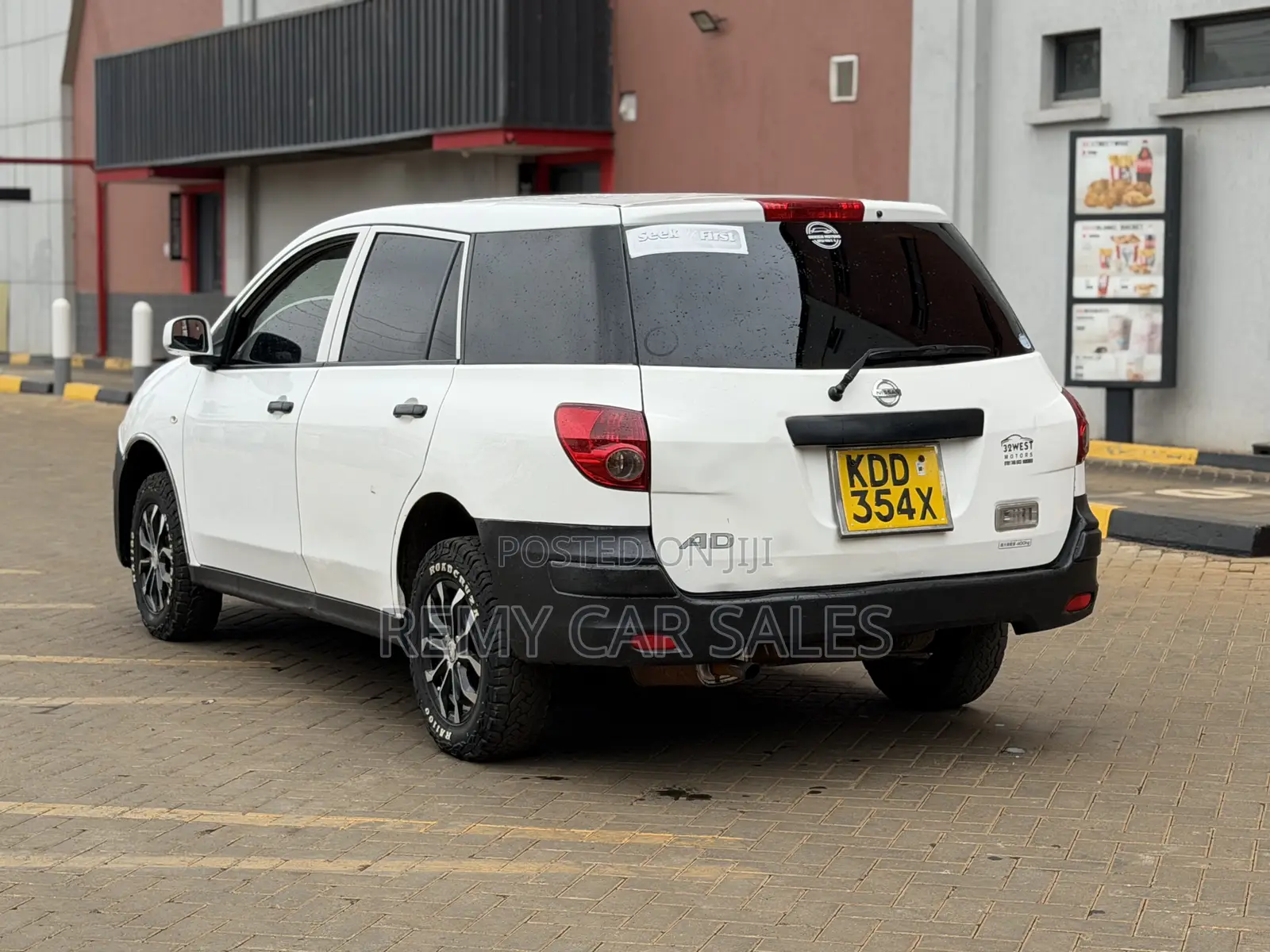 Nissan Advan 2015 White