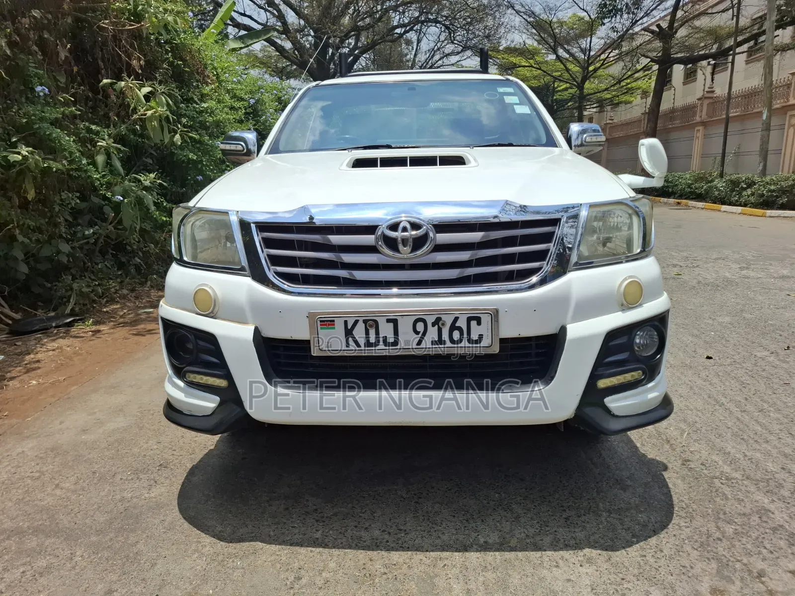 Toyota Hilux 2013 White