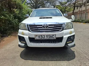 Toyota Hilux 2013 White